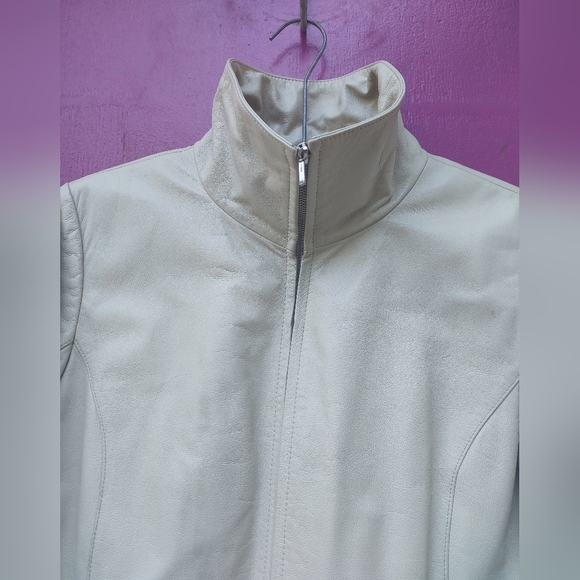 Danier cream leather jacket, M, lined, with extra zip-out winter lining - Picture 4 of 8